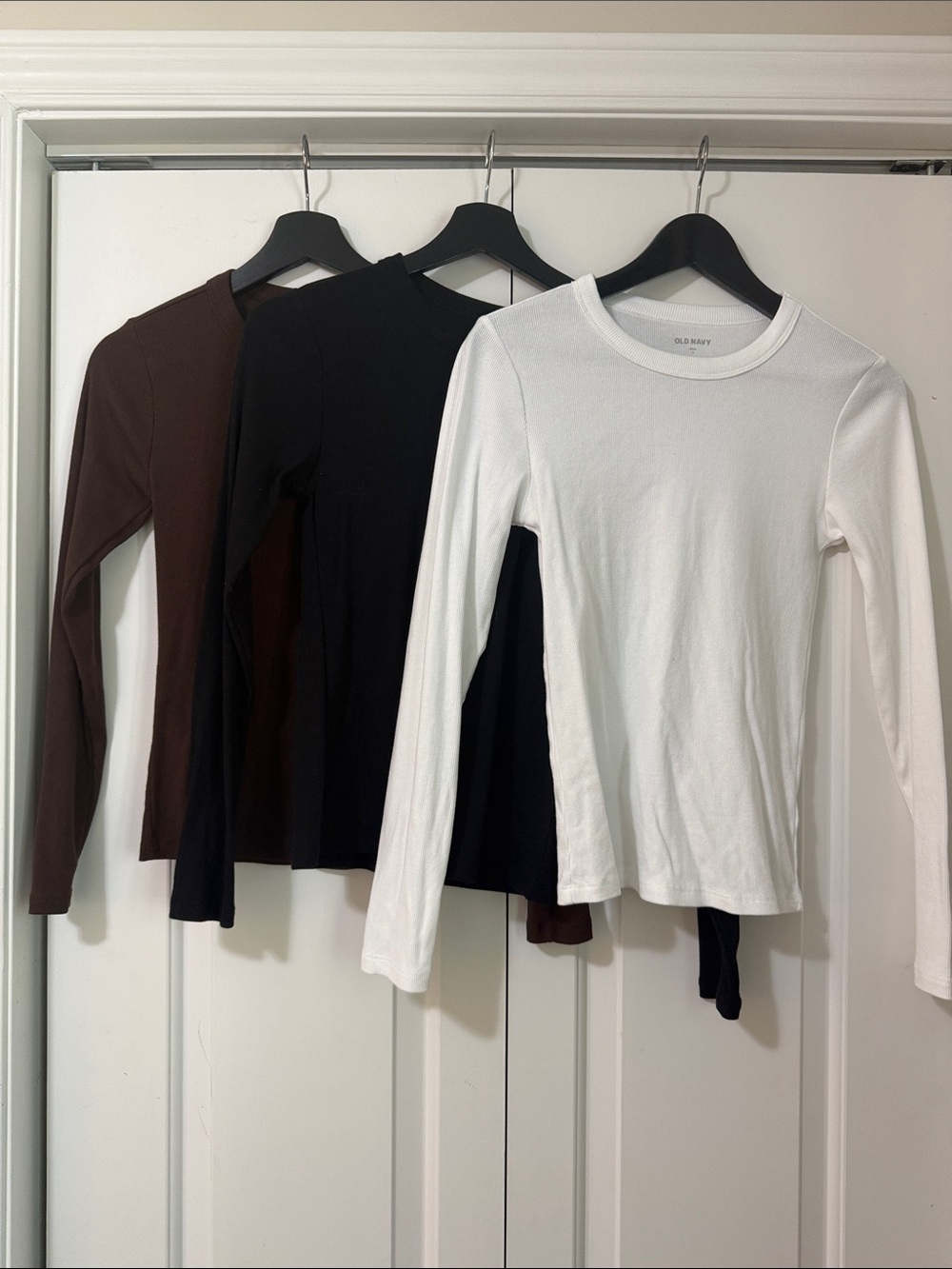 Old Navy Women's Long-Sleeve Crew Neck Tops — White, Black & Brown